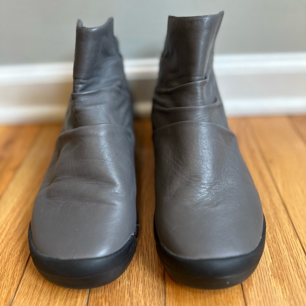 Clarks Gray Leather Ankle Boots